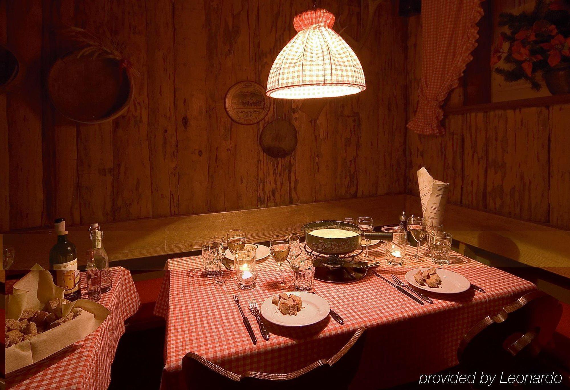Posthotel Holiday Villa Arosa Restaurant photo